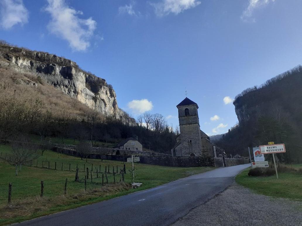 Gite Le Bout Du Monde Baume-les-Messieurs Esterno foto
